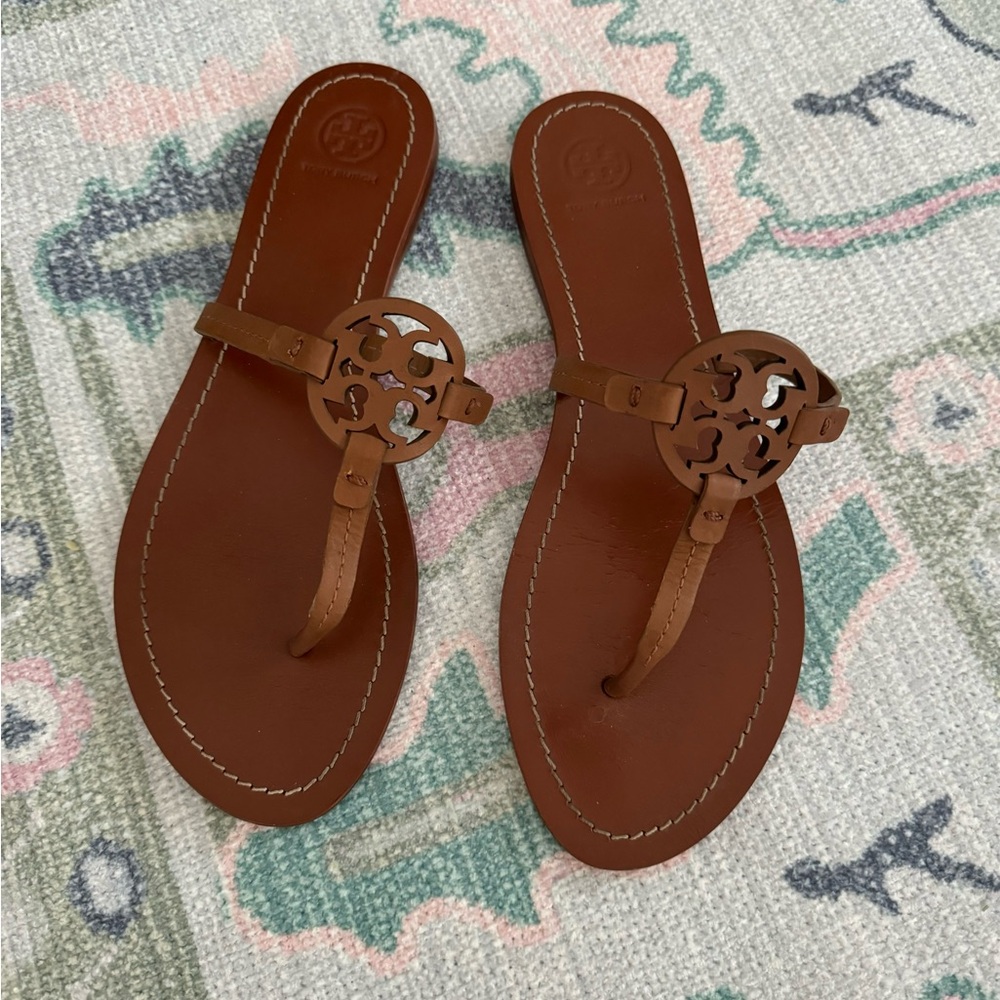 Tory Burch Gabriel Leather Thong Flat Sandals in Royal Tan